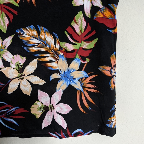 Black and colorful tropical floral blouse size S - Picture 8 of 9